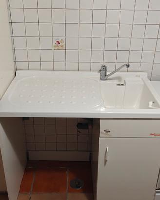 LAVATOIO CON SPAZIO LAVATRICE 