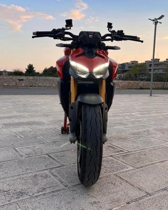DUCATI STREETFIGHTER V2 S