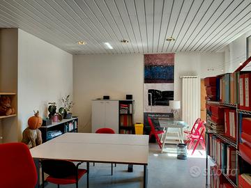 Ufficio con spazi da condividere centro Chatillon