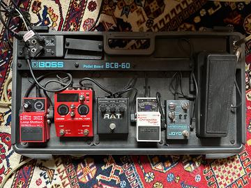 Pedaliera effetti per chitarra con rack alimentato