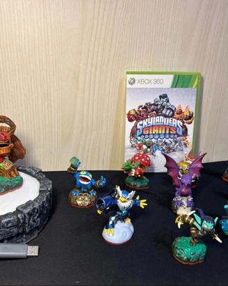 Videogioco + 11 personaggi + piattaforma