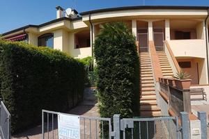 Villetta con giardino privato