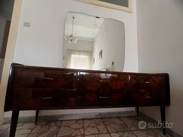 Cassettiera-comò con specchio