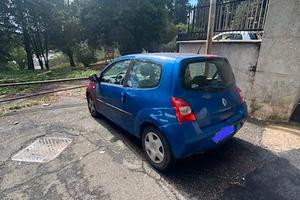 auto buon prezzo  twingo 2006 da aggiustare