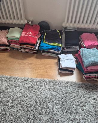 lotto vestiti praticamente  nuovi