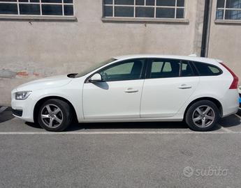 Volvo V60 aziendale
