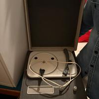 Giradischi d’epoca valigetta