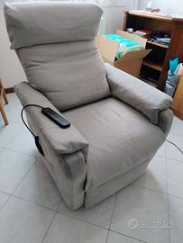 Poltrona elettrica alzata assistita