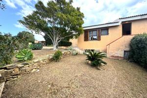 VILLA A SCHIERA D'ANGOLO A VILLAPUTZU