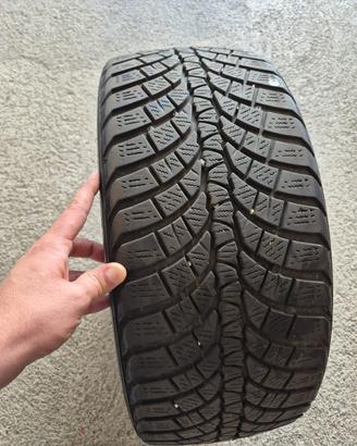 Gomme 225/40 R18 92V