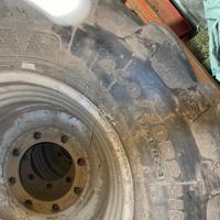Gomme, cerchi e catene per Merlo