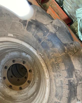 Gomme, cerchi e catene per Merlo
