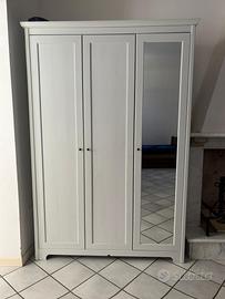Armadio bianco Ikea con anta a specchio