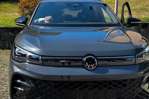 Volkswagen Tiguan 1.5 eTSI 150cv  R-Line 2025