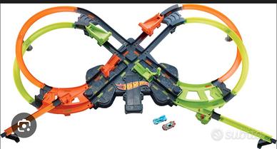 HOTWHEELS COLOSSAL CRASH 