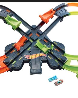 HOTWHEELS COLOSSAL CRASH 