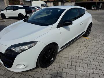 Renault Megane Coupé 1.5 dCi 110CV neopatentati