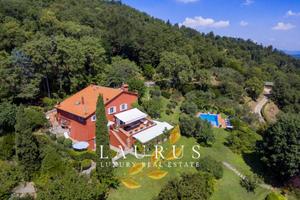 Villa di 450 m² con più di 5 locali e box auto dop