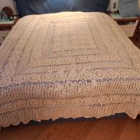 Copriletto uncinetto fatto a mano