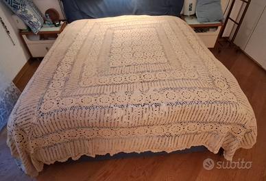 Copriletto uncinetto fatto a mano