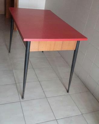 Tavolo in formica