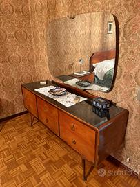 Comó con specchiera