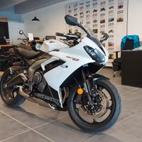 TRIUMPH DAYTONA 660 SPORT