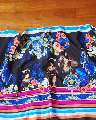 Versace seta coprispalle o sciarpa Vintage