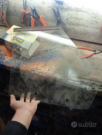 vetro destro ape 50 cabina larga 