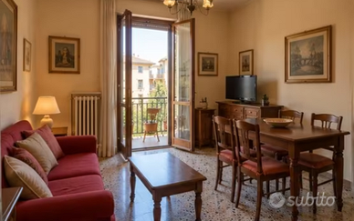 Bilocale in zona LAURENTINA- SPESE INCLUSE