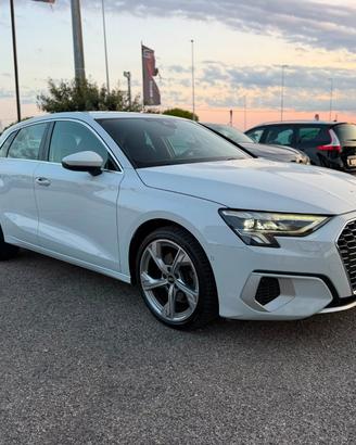AUDI A3 SPB 30 g-tron S tronic Business Adv.