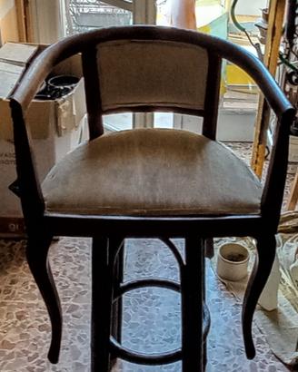 Poltroncina a pozzetto antica legno e tessuto