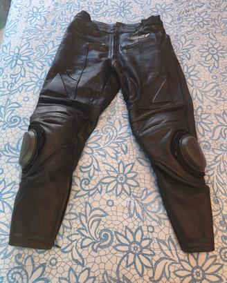 Pantaloni Moto Pelle Bovina con Protezioni Fianchi