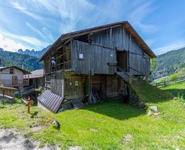 Tabià da ristrutturare a Pian con vista panoramica