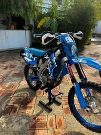 TM 250 4T