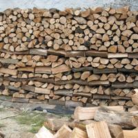 legna da ardere e travi grezzi