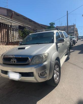 Toyota Hilux 3.0 D-4D 4WD 4p. Doub. Cab SR+