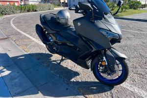 Tmax 560 icon max 2025 km 5000