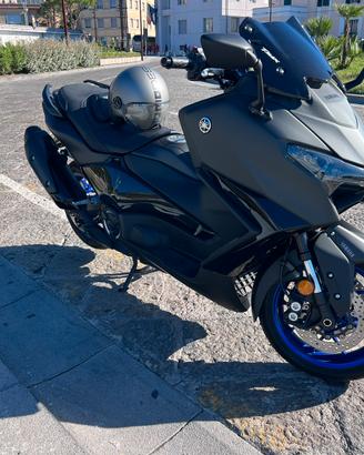 Tmax 560 icon max 2025 km 8000
