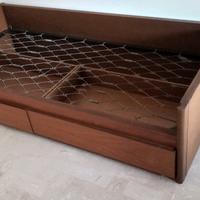 Letto singolo in legno con rete metallica 