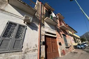 2 LOCALI A TORRE DEL GRECO