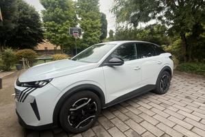 Peugeot E3008
