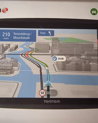 navigatore auto TomTom Go Discover 6"