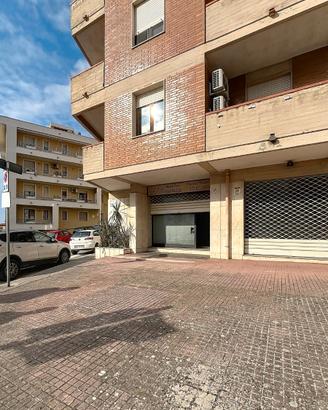 Locale commerciale in via Canepa