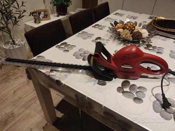 Taglia siepi elettrico usato poche volte 