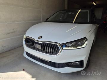 Fabia IV 2022 1.0 tsi evo Style 110cv dsg