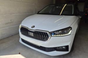 Fabia IV 2022 1.0 tsi evo Style 110cv dsg