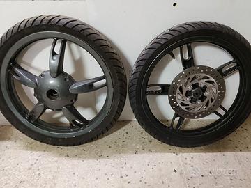 Coppia Cerchi Piaggio Liberty 50 (5 Razze) + Gomme