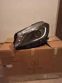faro ant.sx Mercedes classe a 2015