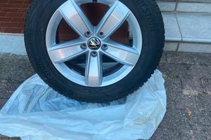 Cerchi piu  gomme neve vw 215/65/17